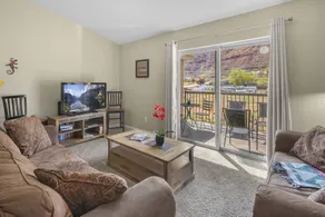 Flat with pool, hot tub & barbeque - Image 2