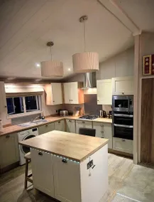 Beautiful Lodge Sleeps 4 With Indoor Pool - Image 4