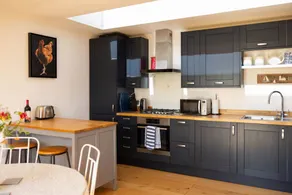 Holiday home with barbeque & garden | Suitable for remote work - Image 3