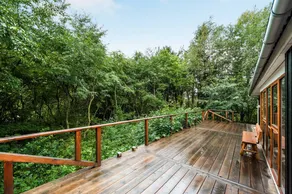 Holiday home with terrace & jacuzzi - Image 3