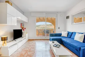 Holiday apartment with terrace, garden & pool | Mountain view - Image 3