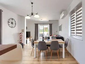 Holiday home with barbecue, private pool & terrace - Image 4