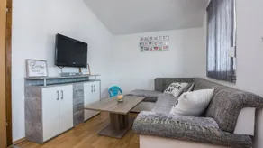 Family-oriented charming flat with garden & barbecue - Image 3