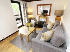 Fully equipped cottage with garden - Image 2