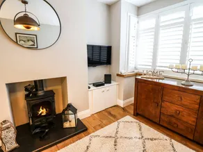 Children-friendly beautiful cottage with jacuzzi & garden | Dogs allowed - Image 4