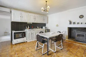 Holiday apartment with BBQ, garden & terrace | Garden view - Image 5
