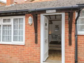 Child-friendly charming cottage | Beach view | Close to the beach - Image 2