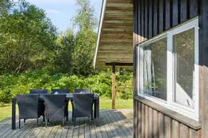 Holiday home with garden, BBQ & terrace - Image 3