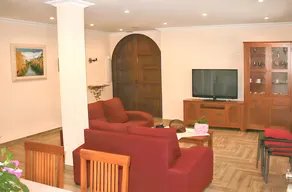 Holiday home with garden, terrace & barbecue | Mountain view - Image 3