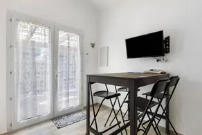 Holiday home with terrace & pool - Image 4