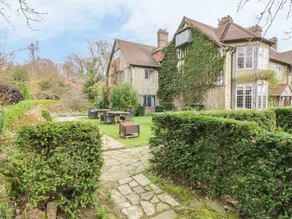 Child-friendly cottage with pool, garden & terrace | Pets allowed - Image 3