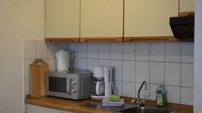 Apartment with terrace - Image 4