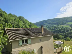 Fully equipped wonderful gite with barbecue, terrace & garden | Dogs allowed - Image 2