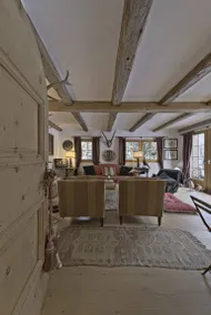 Apartment with terrace & garden - Image 3