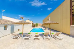 Chalet with garden, pool & terrace - Image 4