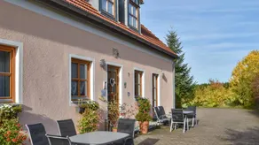 Apartment with all amenities, garden and sauna, located in a very tranquil area - Image 2