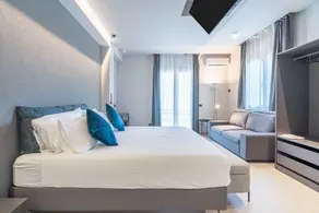 'Blue' Room with Mountain View, Shared Terrace and Air Conditioning - Image 3