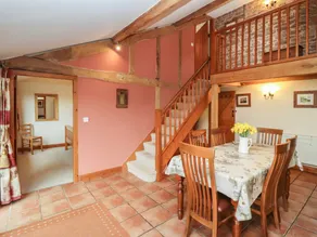 Cottage with garden - Image 5