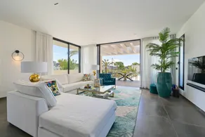Big villa with barbecue, garden & private pool - Image 3
