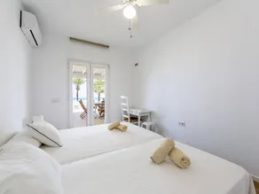 Holiday home with garden, terrace & barbecue | Sea view - Image 5