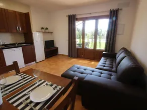 Apartment with garden, pool & barbeque - Image 2