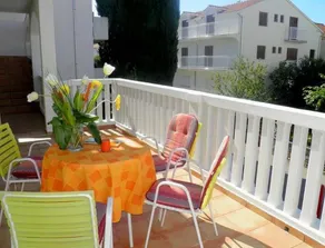 Flat with barbeque & terrace - Image 2