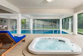 Villa with barbecue, garden & hot tub | Garden view | Good for workation - Image 4