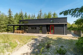 Holiday home with barbecue & terrace - Image 2