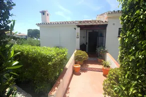 Holiday Home 'Lavanda' with Sea View, Wi-Fi and Air Conditioning - Image 3
