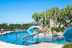 Apartment "Semifrontal con vistas Zahara" near the beach with sea view, pool & Wi-Fi - Image 3