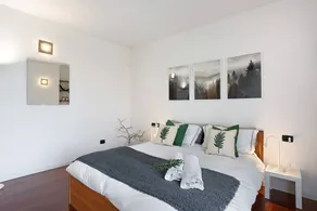 Flat with garden - Image 4