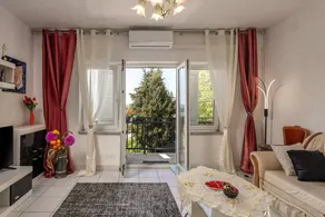 Apartment with garden & barbeque - Image 2