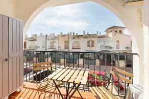 Familienfreundliche Wohnung mit Terrasse und Pool | Stadtblick | Perfekt für die Arbeit von Zuhause - Image 3