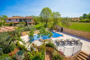 Wohnung mit Pool, Grill und Garten - Image 4