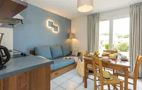 Holiday home with pool, terrace & sauna - Image 3