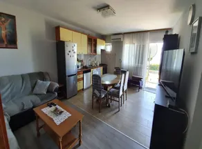Spacious Apartment Steps from the Beach, with Private Terrace and Grill - Three Bedroom Apartment - Image 5