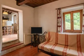 Apartment 'Cima A Zano' with Mountain View, Shared Pool and Wi-Fi - Image 5