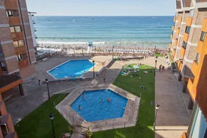 Attraente appartamento totalmente attrezzato con giardino e piscina | Vicino alla spiaggia - Image 2