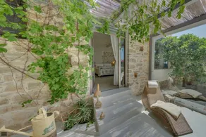 Villa con idromassaggio, griglia e giardino - Image 5