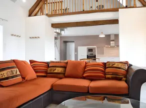 House with jacuzzi - Image 3