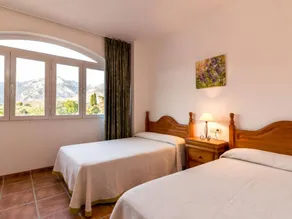 Grande villa avec jacuzzi, jardin et terrasse | Vue montagne - Image 5