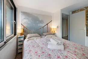 Guest Room “La Chambre Iris” with Shared Pool, Garden, and Wi-Fi - Image 2