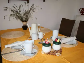Children-friendly holiday apartment with terrace, garden & barbeque - Image 2