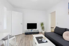 Fully equipped apartment with fast internet, barbeque & garden | Garden view | Perfect for remote work - Image 4