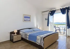Holiday apartment with BBQ | Sea view - Image 3