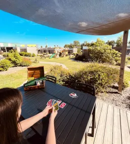 Mobile home with sauna, BBQ & terrace - Image 4