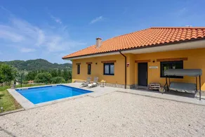 House with garden, private pool & BBQ | Mountain view - Image 3