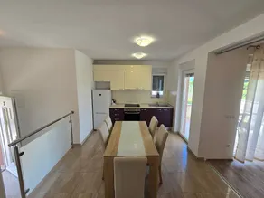 Apartment with barbecue & garden - Image 4
