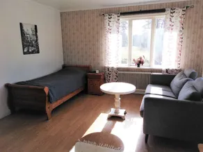 Holiday apartment with garden - Image 3