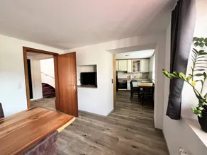 Apartment with terrace - Image 5